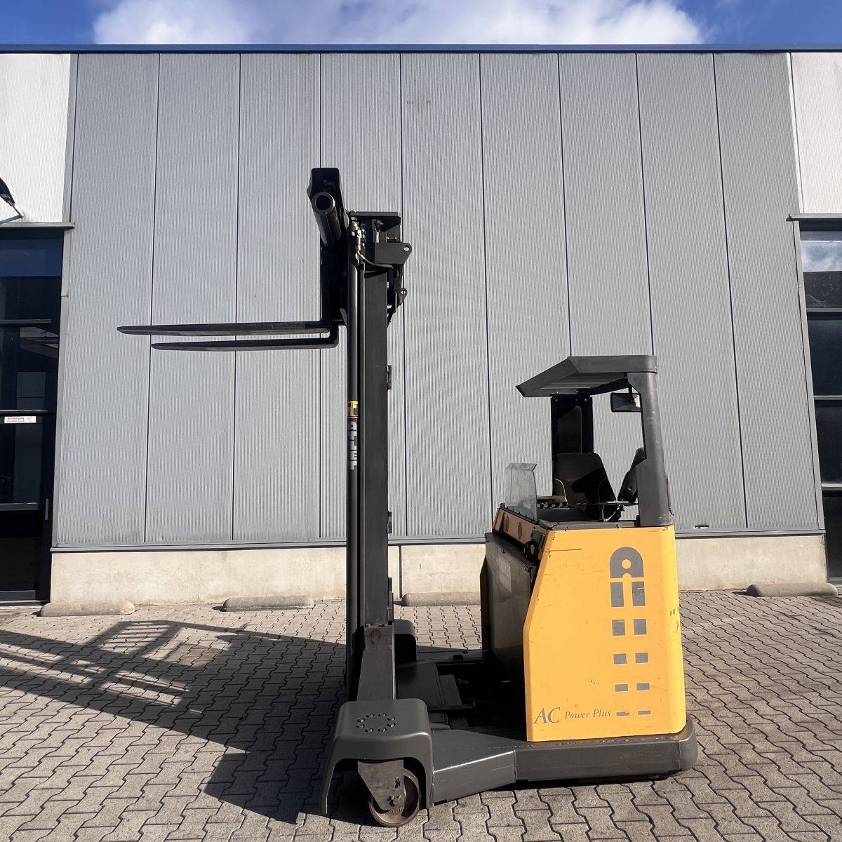 Atlet 200DTFVRE735UFS [18496]