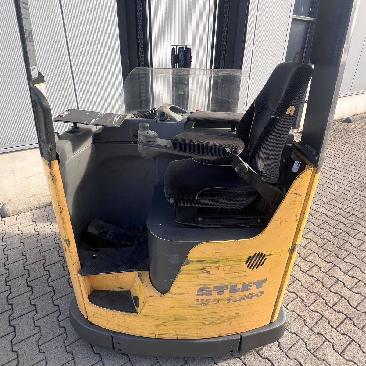 Atlet 200DTFVRE735UFS [18496]