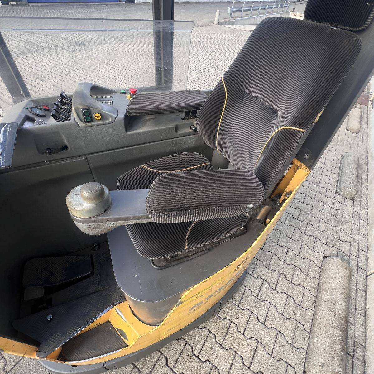 Atlet 200DTFVRE735UFS [18496]