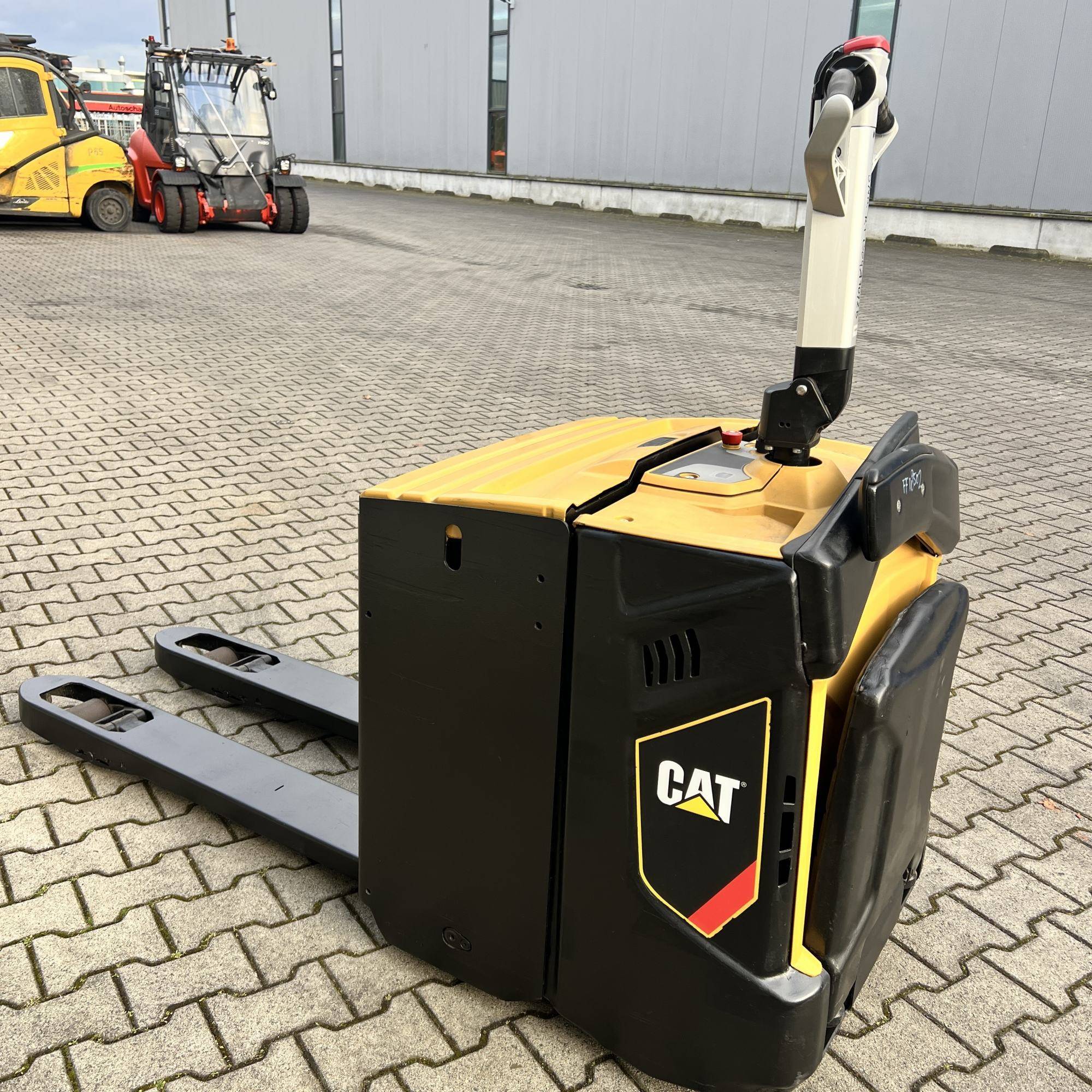 Caterpillar NPV20N2 [18502]