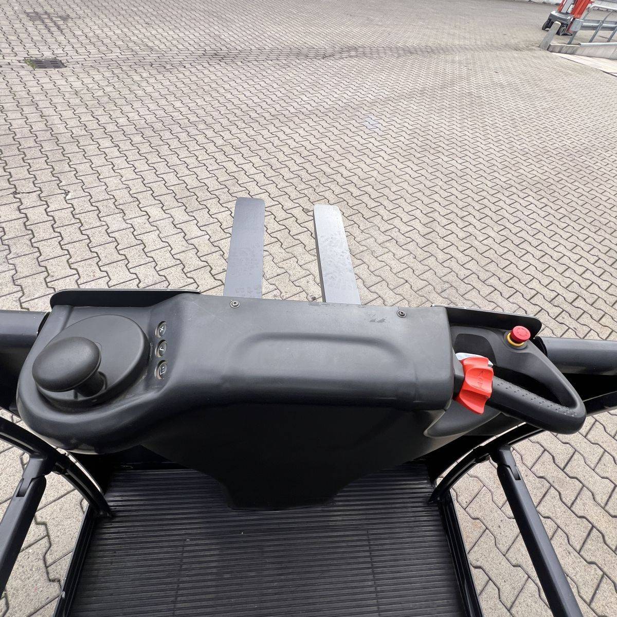 Linde V48  (5213) [18737]