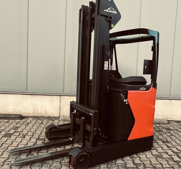 Linde R14g Used electric reachtruck, narrow aisle lifting truck | Forklift Focus