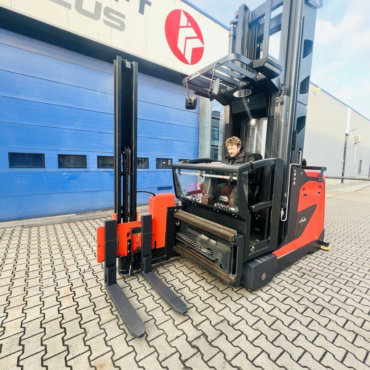 Linde Kombi (5231) [18874]