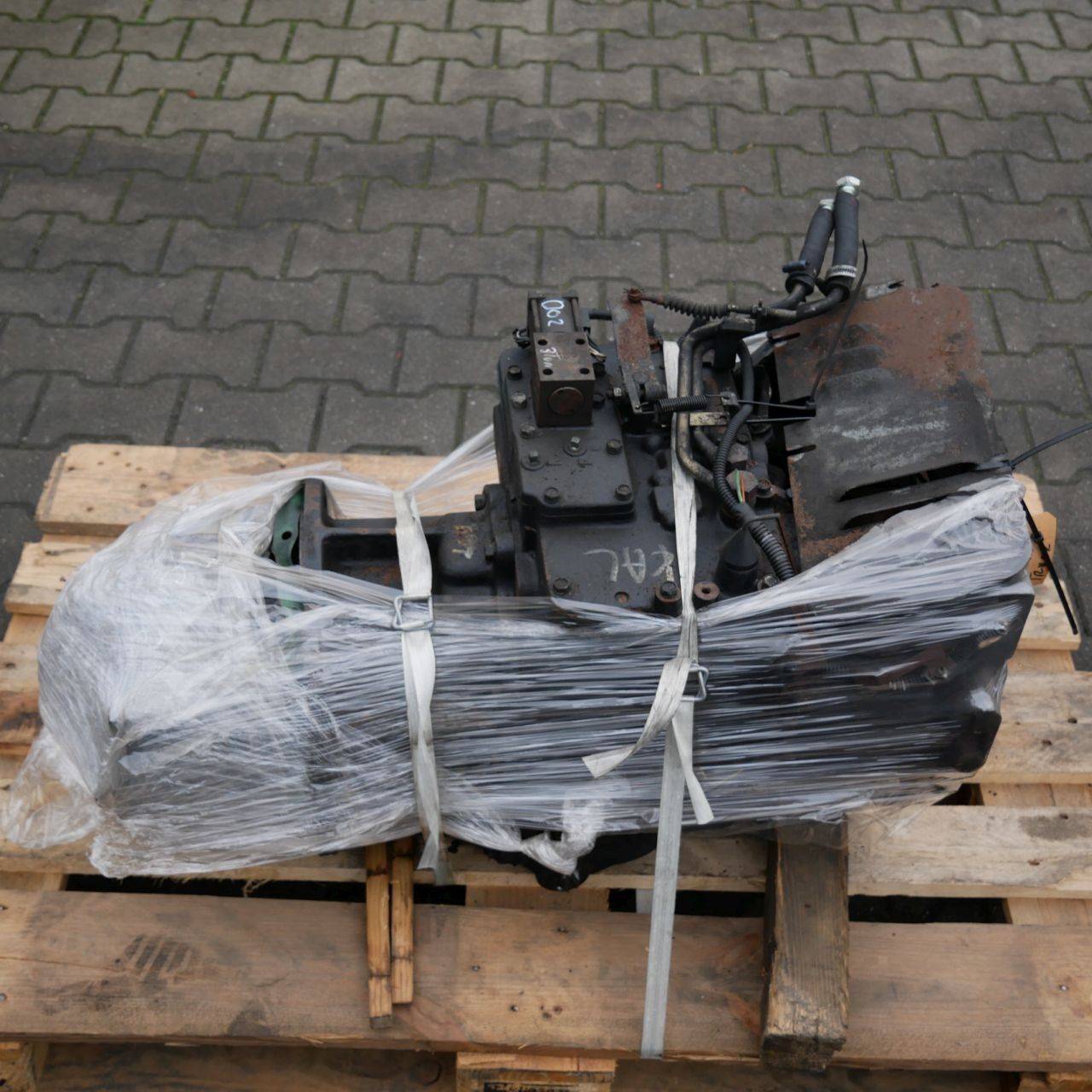 Transmission for Nissan D02 Nissan