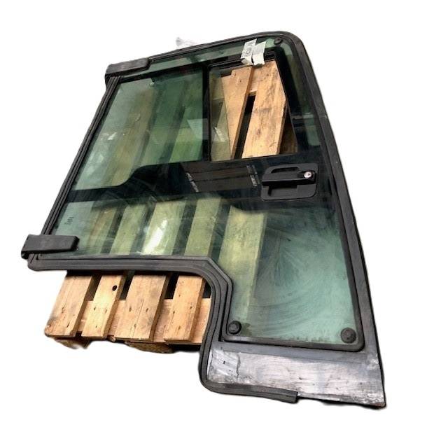 Right door for Nissan Nissan G1N1 (80100GA20F)