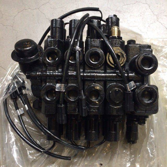 Control valve FC 4 valves Mitsubishi Mitsubishi FB20K-35K, Caterpillar EP20K PAC-35K PAK (97B7200200)