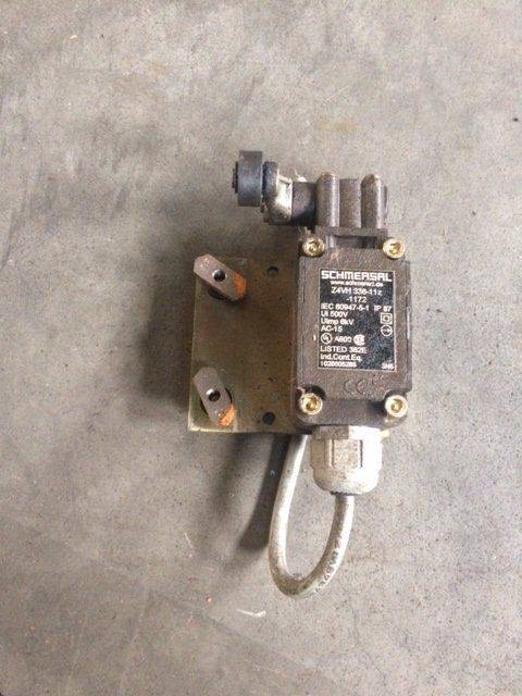 2XPosition Switch for Linde K15-4, and Still M15-4 Linde  (8407276)