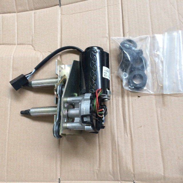 Wiper Motor 99W 12V for Caterpillar / Mitsubishi Caterpillar  (LA100396)