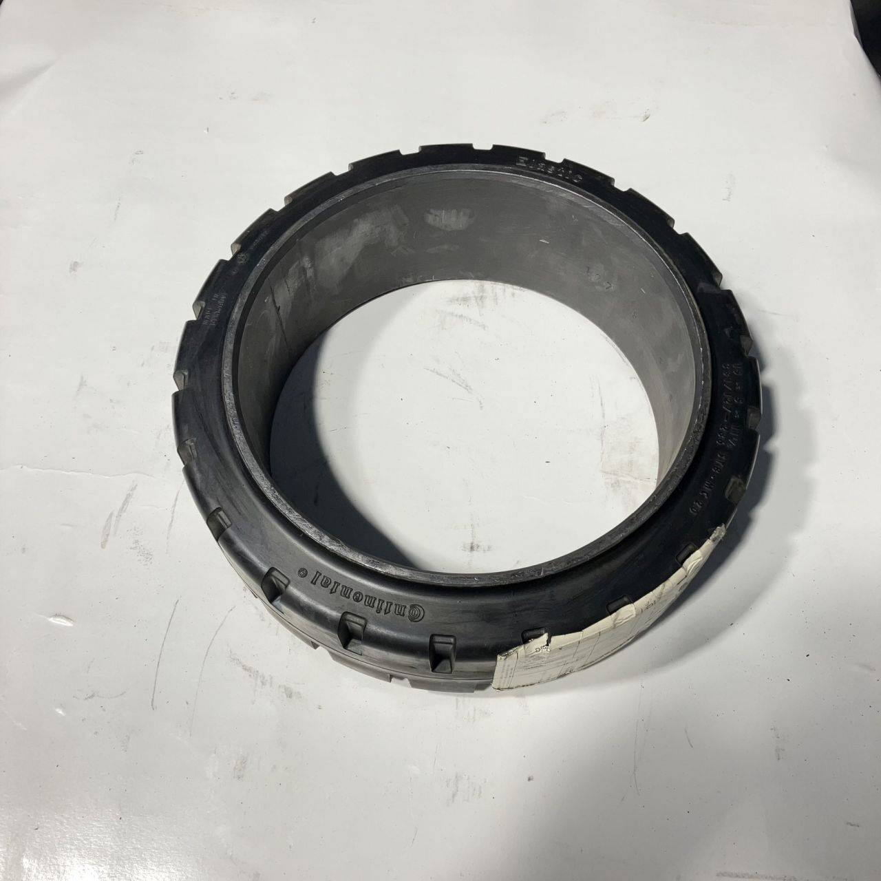 2x continental 15x5x11 1/4 tyres  15x5x11 1/4