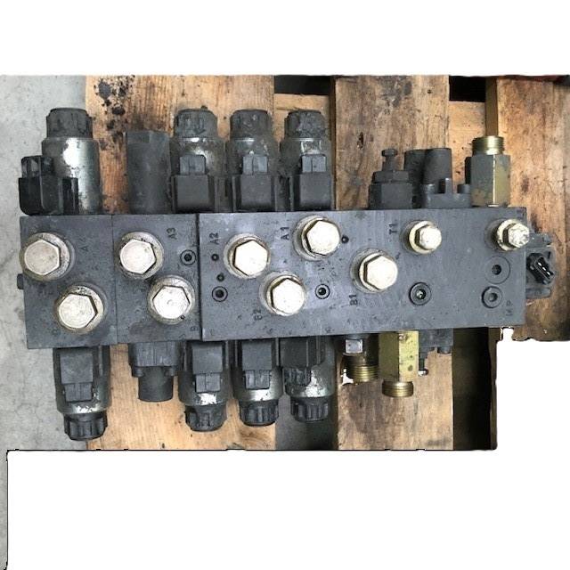 Hydraulic control valve for Linde Linde R14-20, Series 115 (1154405701)