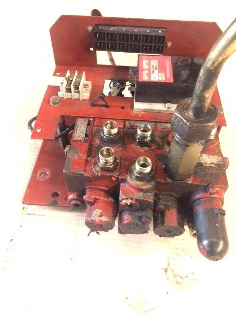 Hydraulic control valve for Linde E15, Series 324 Linde  (0528093015)