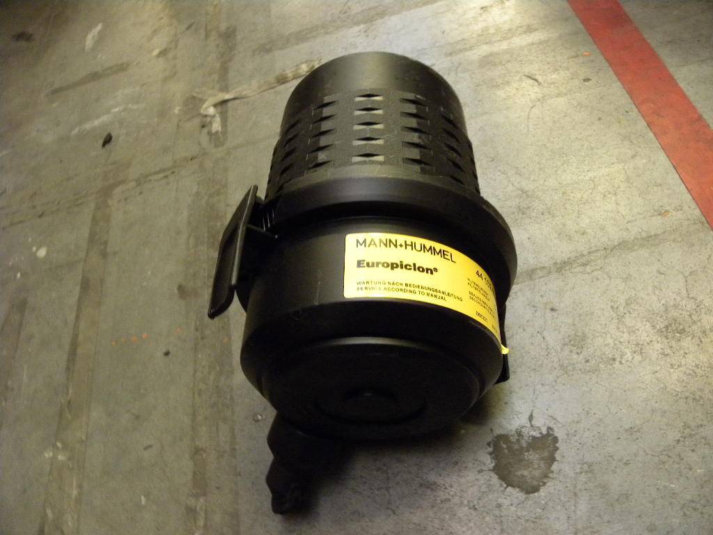 Air cleaner from Mann+Hummel   (C11100)