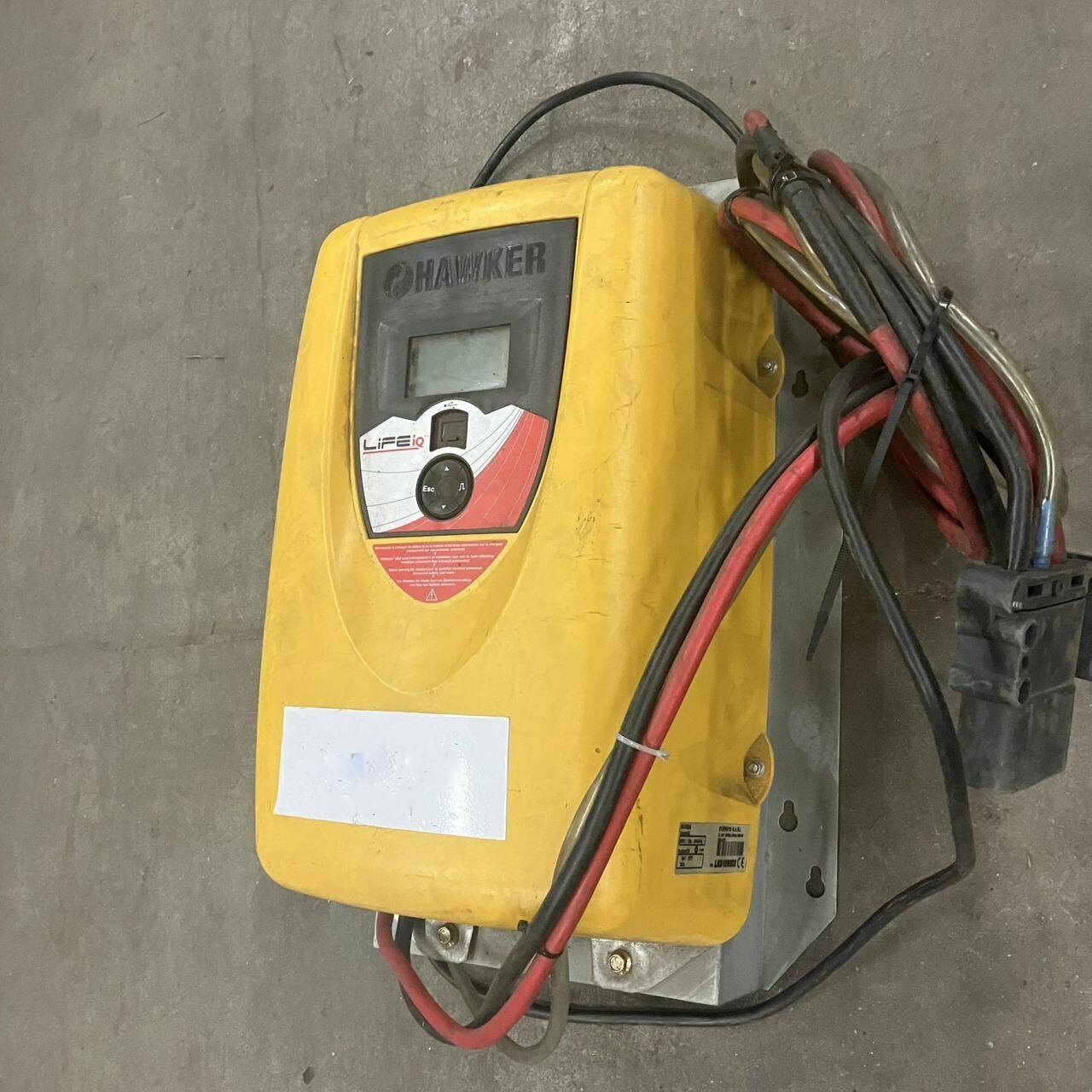 Hawker 230V80A Hawker 230V80A