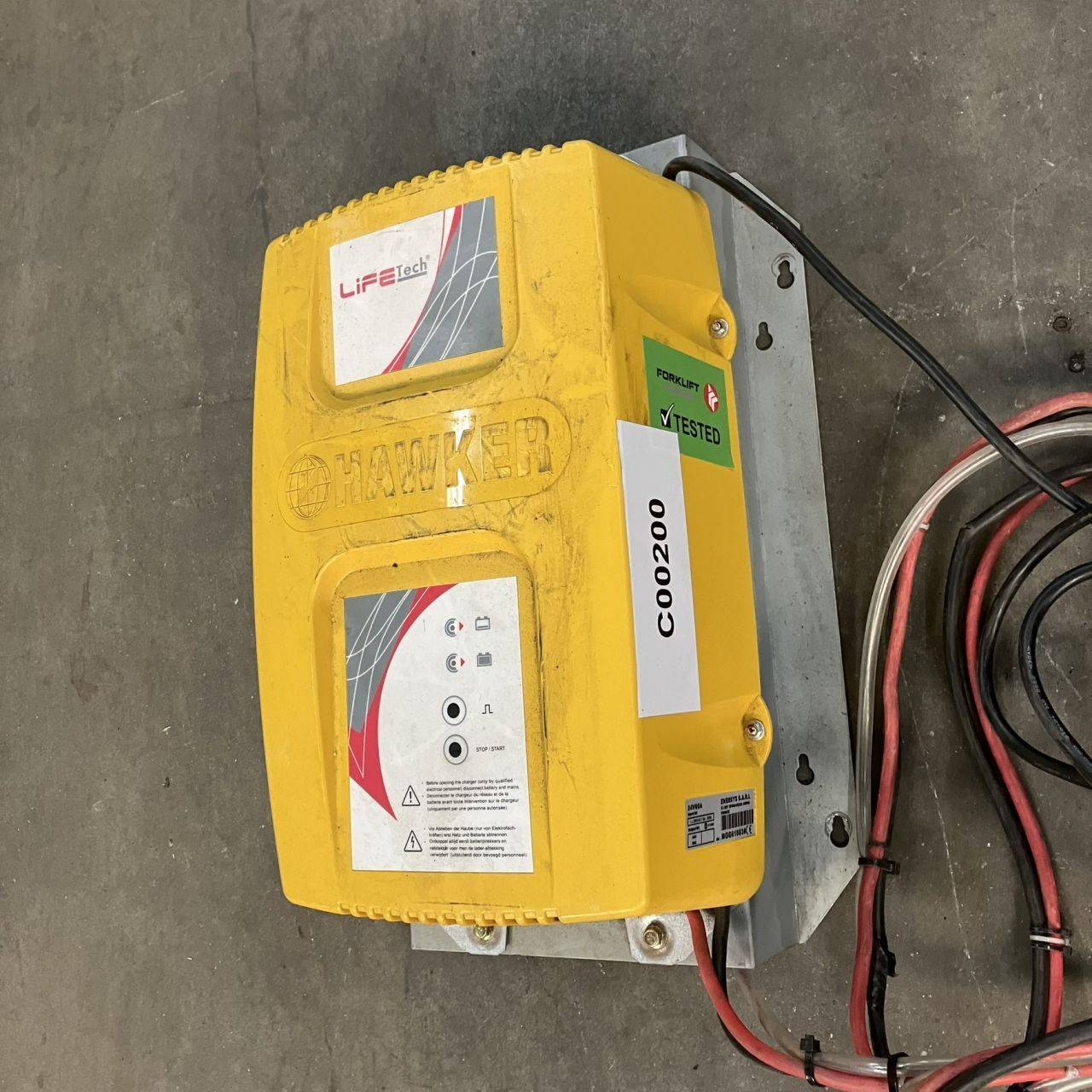 Hawker 24V/60A Life Tech (2) Hawker 24V/60A Life Tech