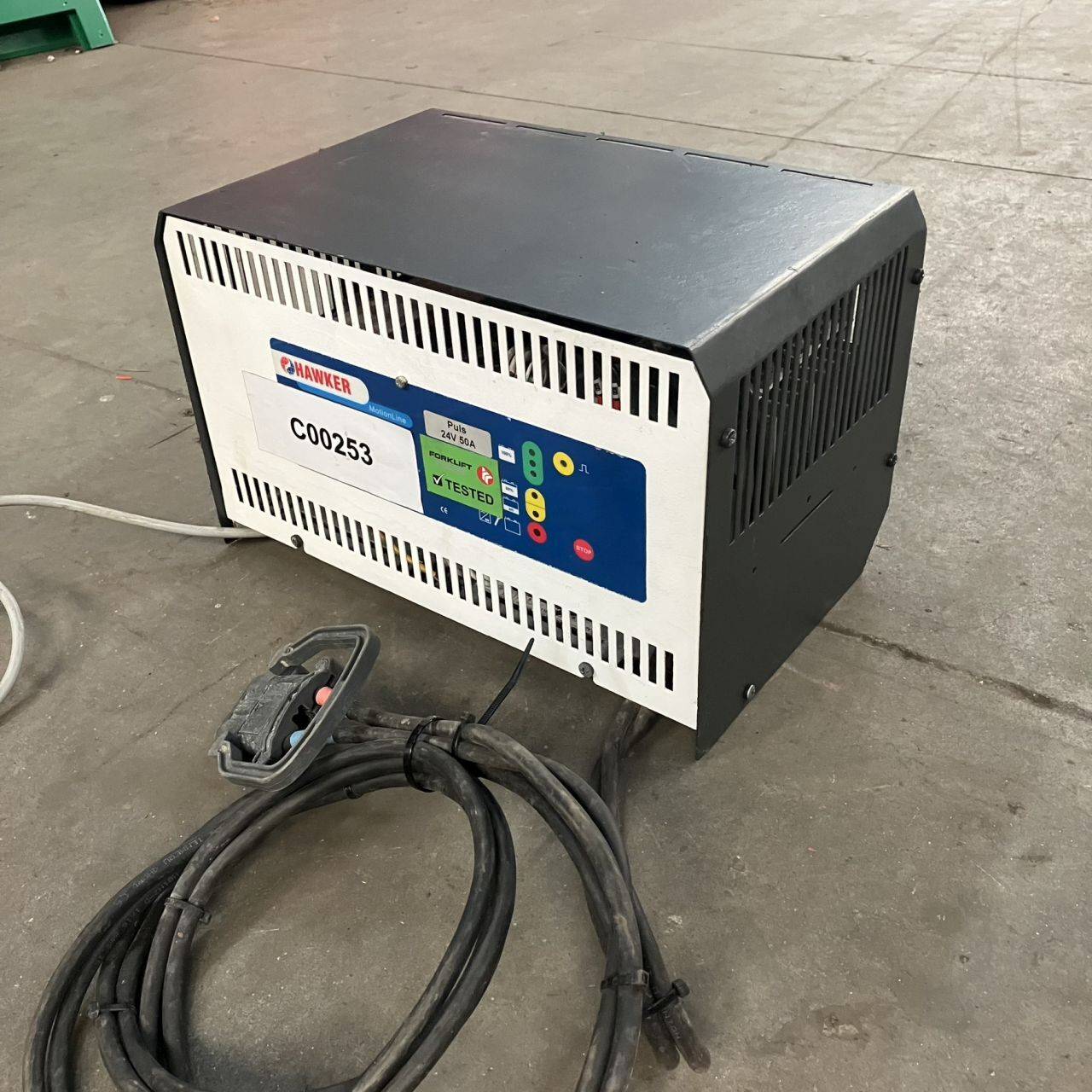 Hawker 24V/50A (2) Hawker 24V/50A