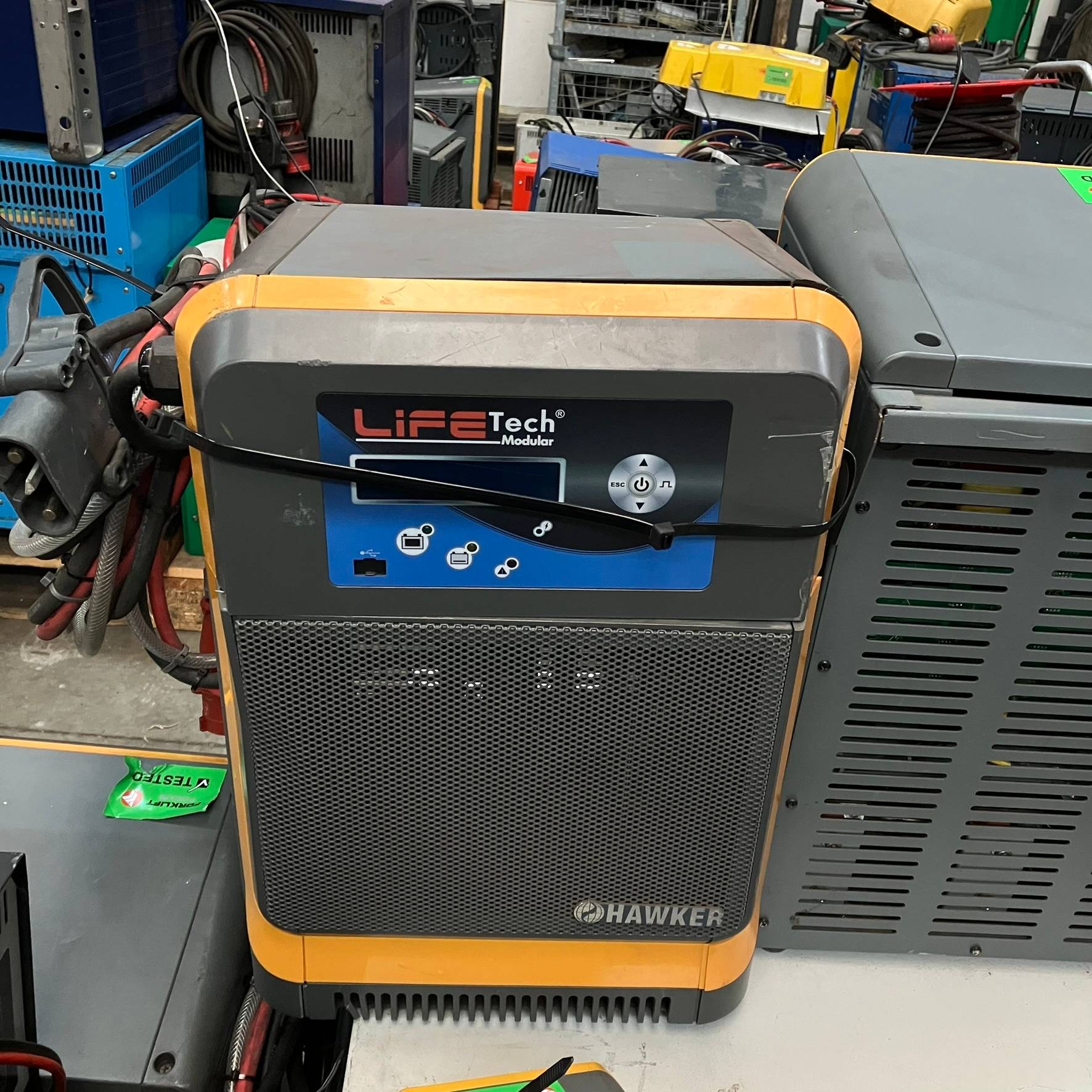 Hawker 24V/120A Lifetech Modular Hawker 24V/120A Lifetech Modular