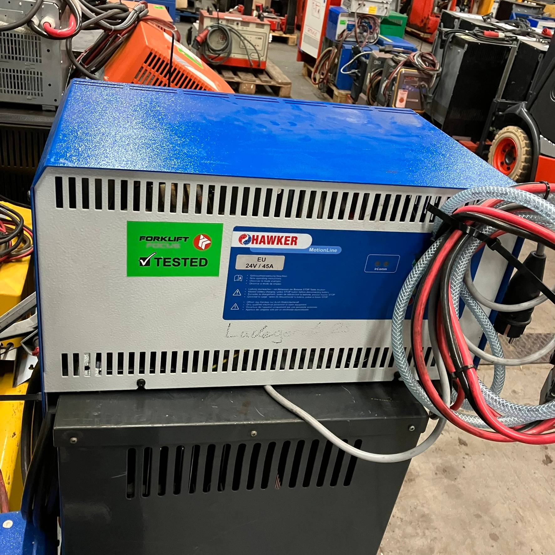 Hawker 24V/45A Motion Line Hawker 24V/45A Motion Line