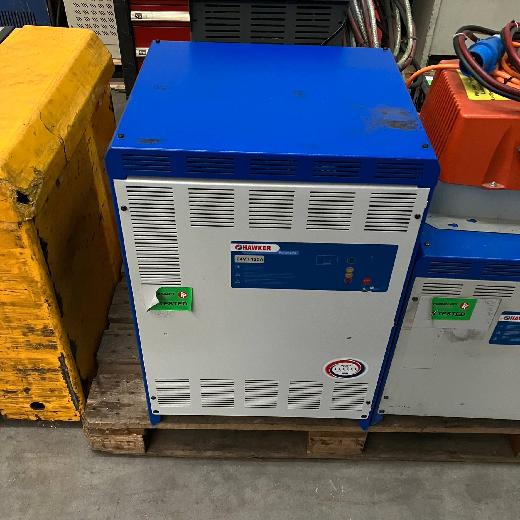 Hawker 24V/125A MotionLine Hawker