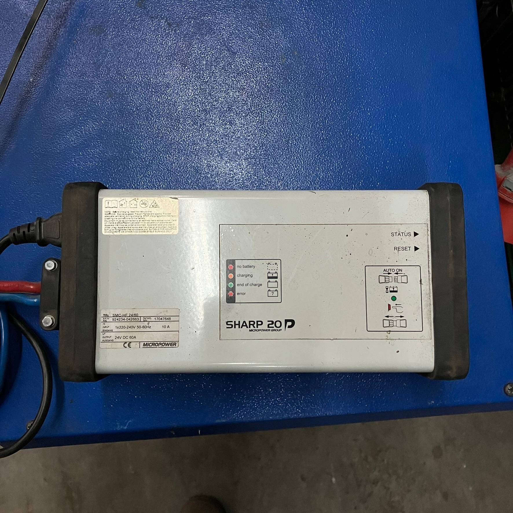 Micropower 24V/60A Sharp 20 Hawker 24V/60A Sharp 20