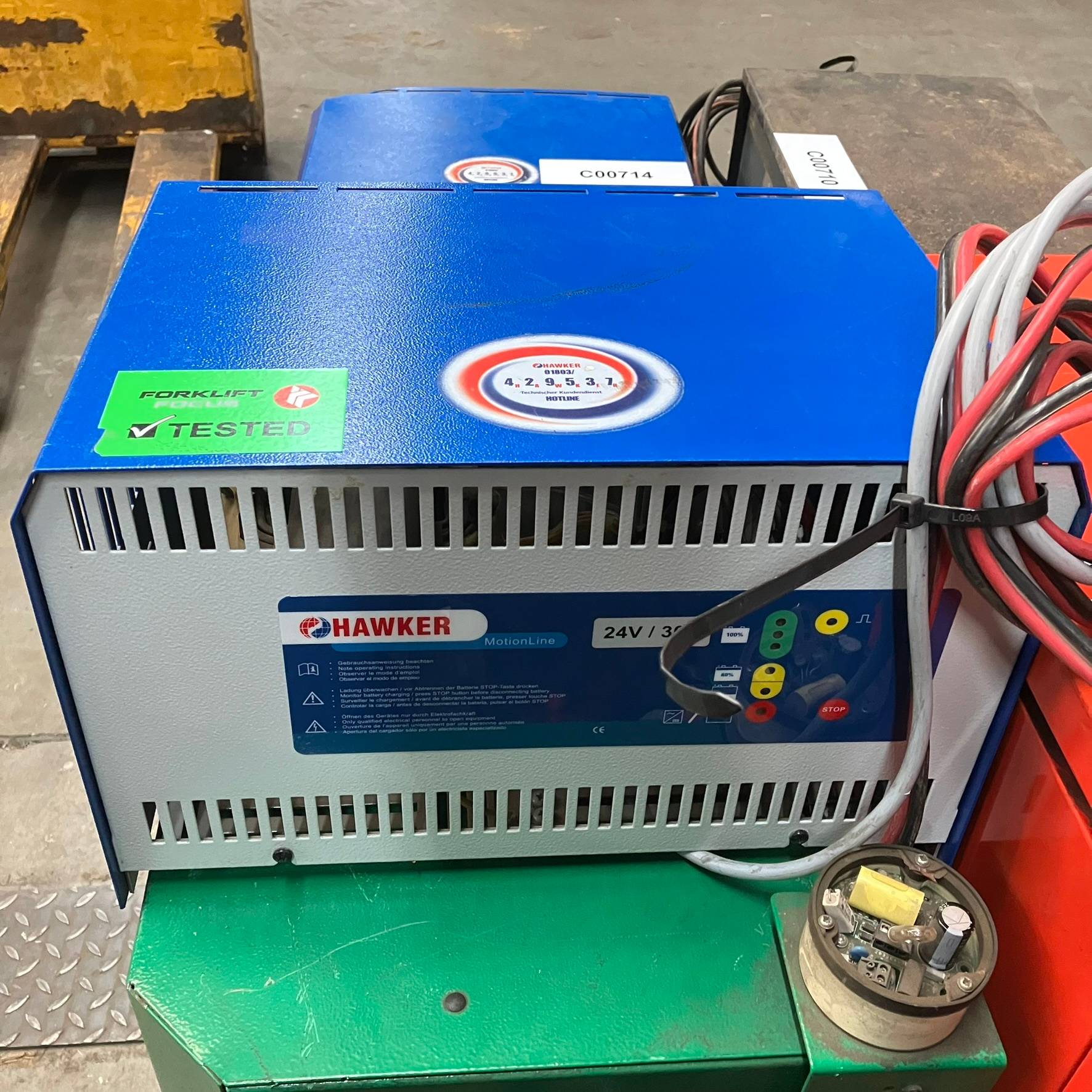 Hawker 24V/30A Motion Line Hawker 24V/30A Motion Line