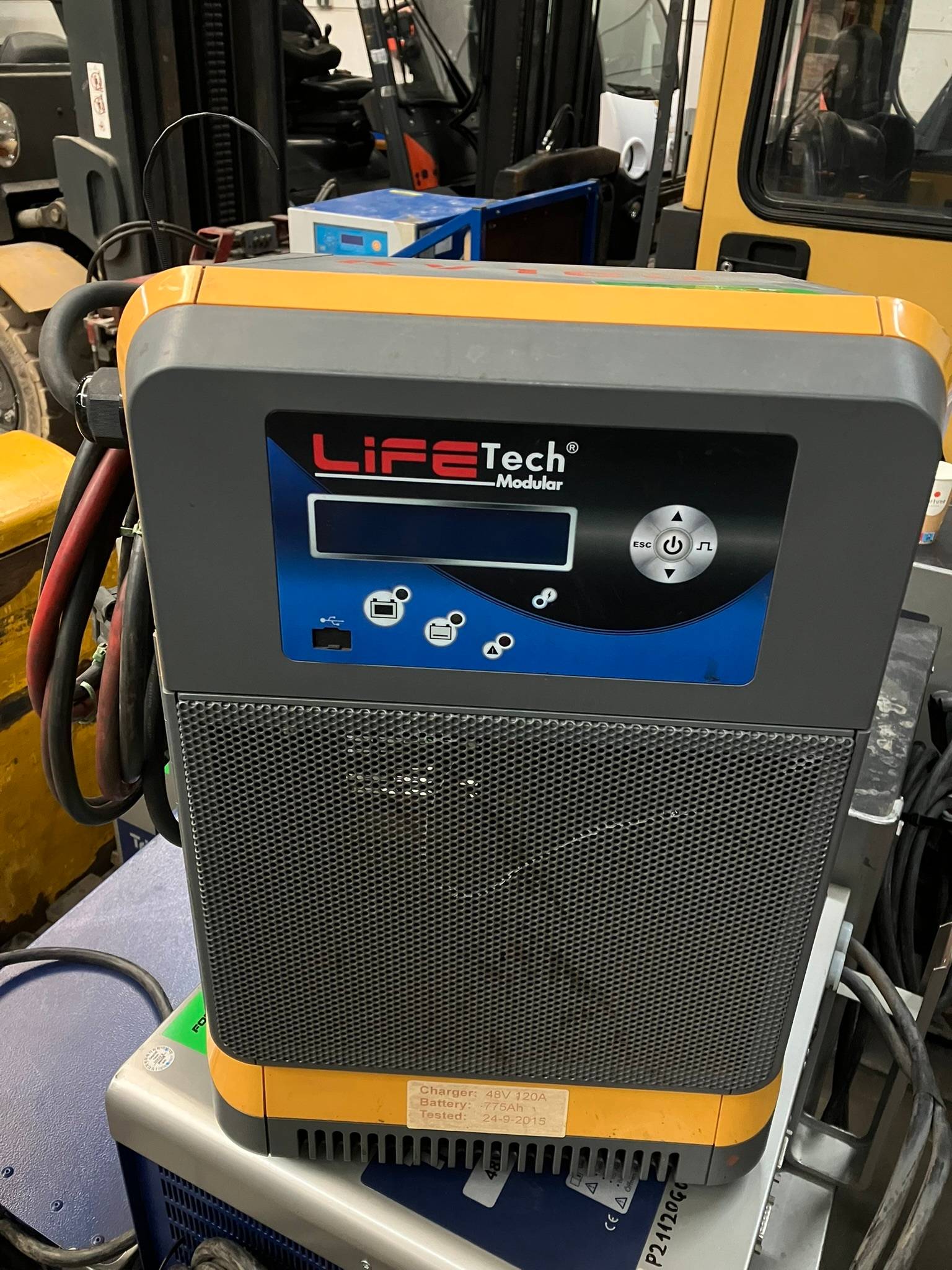 Hawker Lifetech Modular 48V/140A Hawker 48V/140A Lifetech Modular