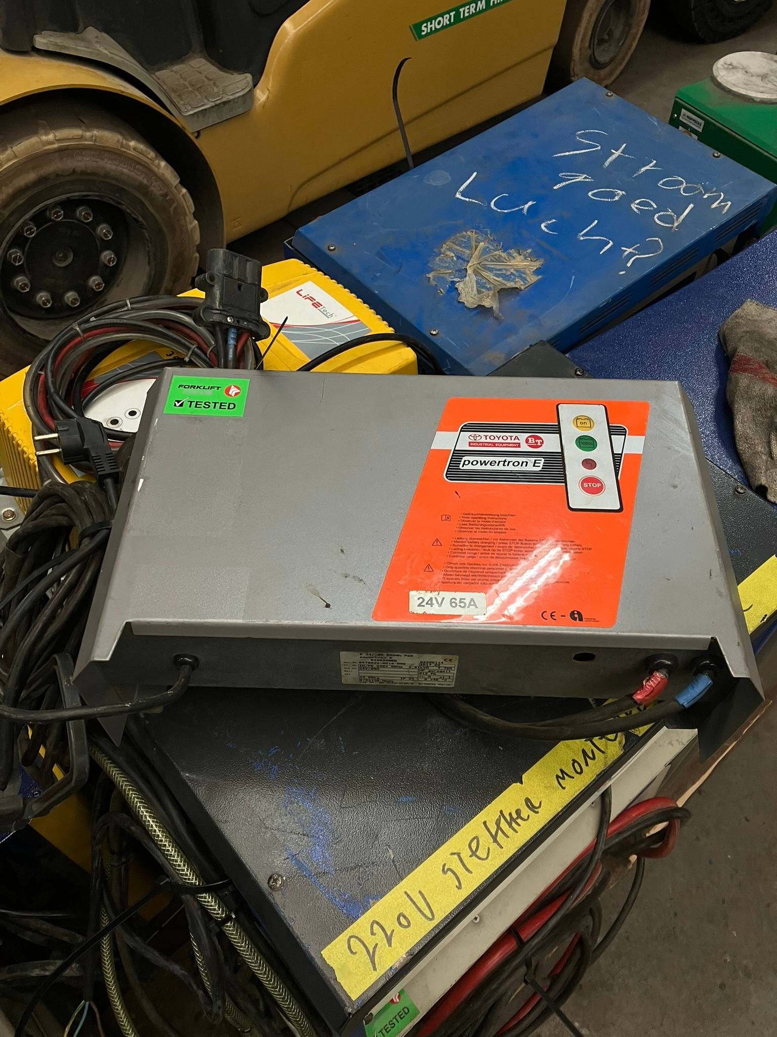 Toyota Powertron E 24V/65A Toyota 24V/65A Powertron E