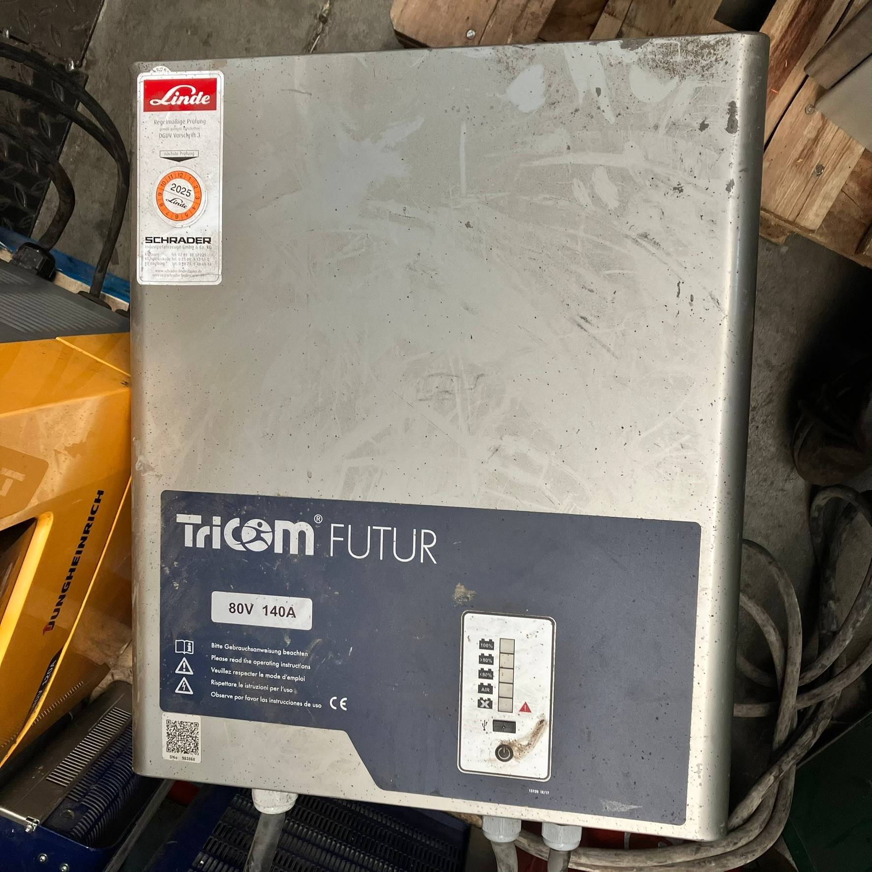Tricom Future 80V/140A Hawker 80V/140A  Future