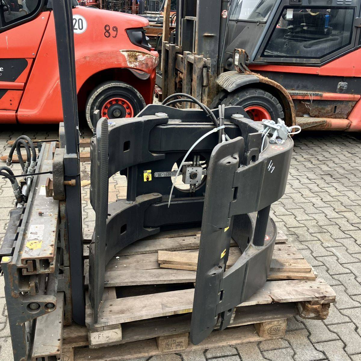 Roll Clamp Cascade 20H-RCF-F013-135-R0