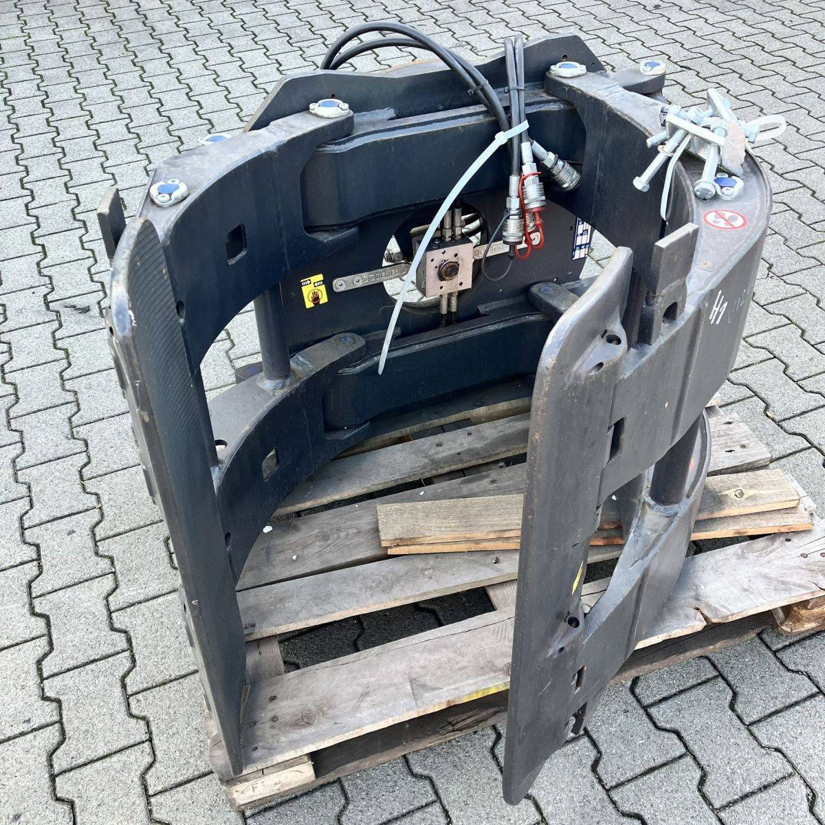 Roll Clamp Cascade 20H-RCF-F013-135-R0